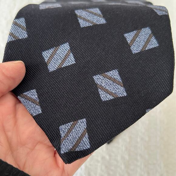 2 Giorgio Armani Men’s Silk Made in Italy Navy Blue Neck Ties 56” Short Designer - Picture 6 of 10